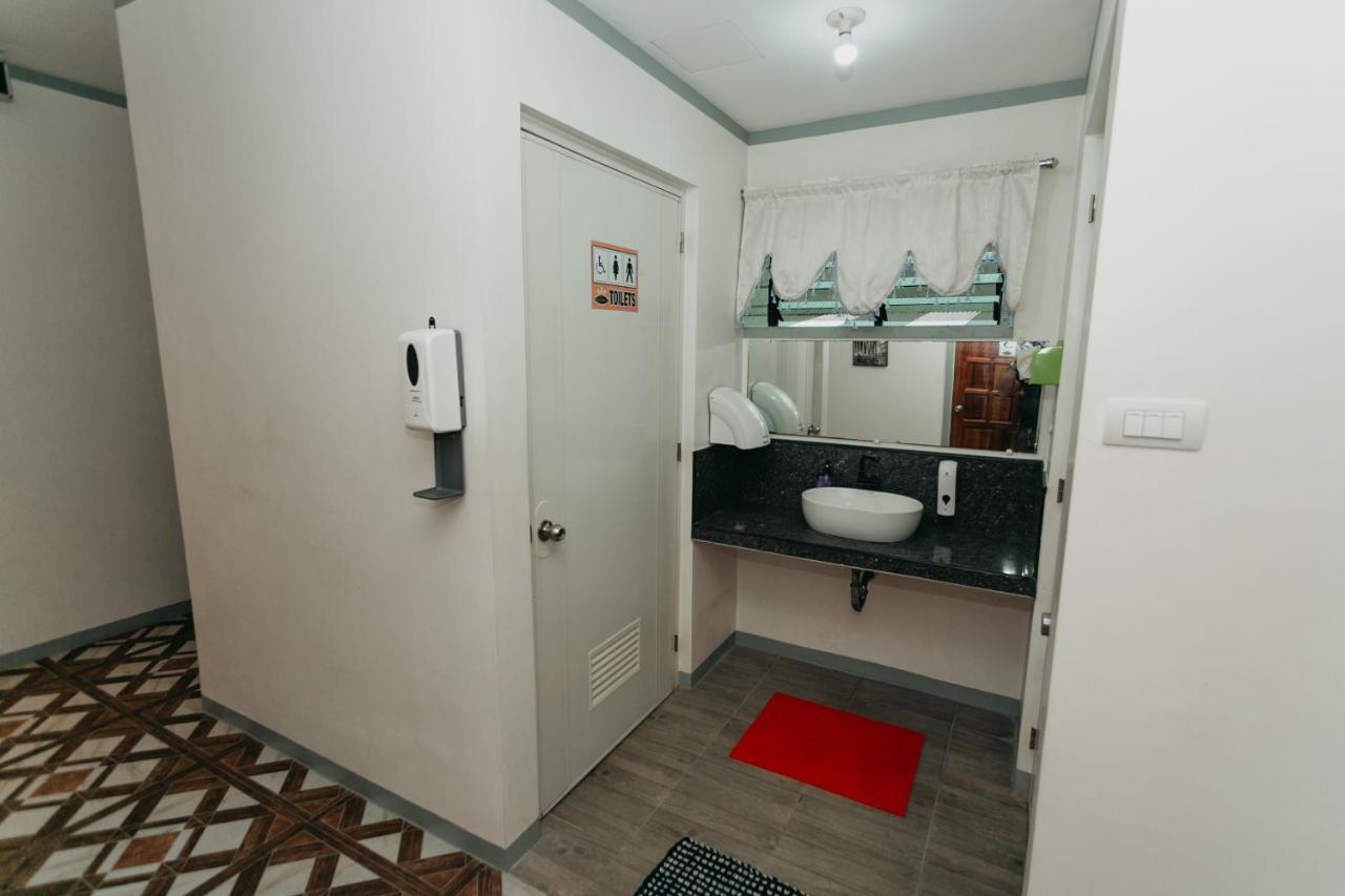 Kingswick Residences & Lodge Dumaguete City Buitenkant foto