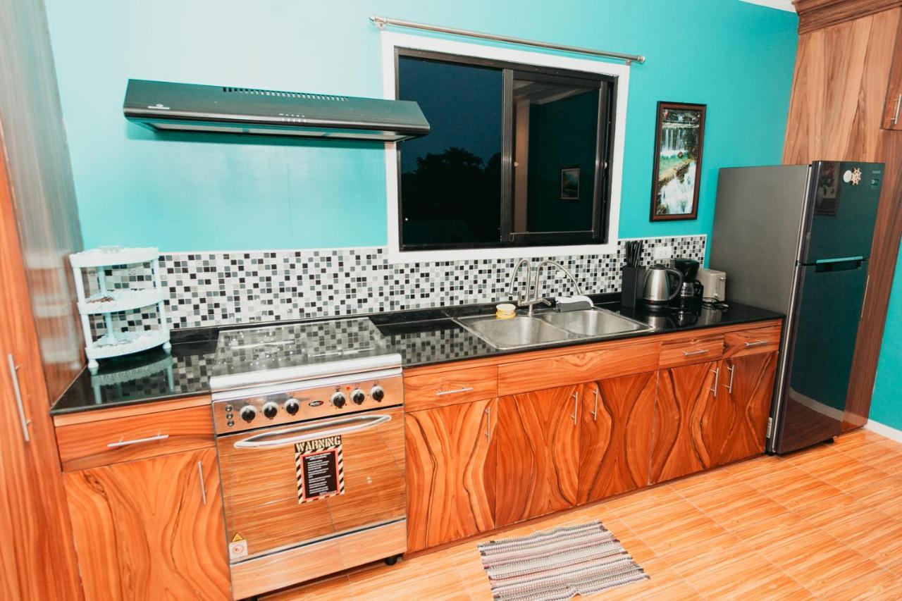 Kingswick Residences & Lodge Dumaguete City Buitenkant foto